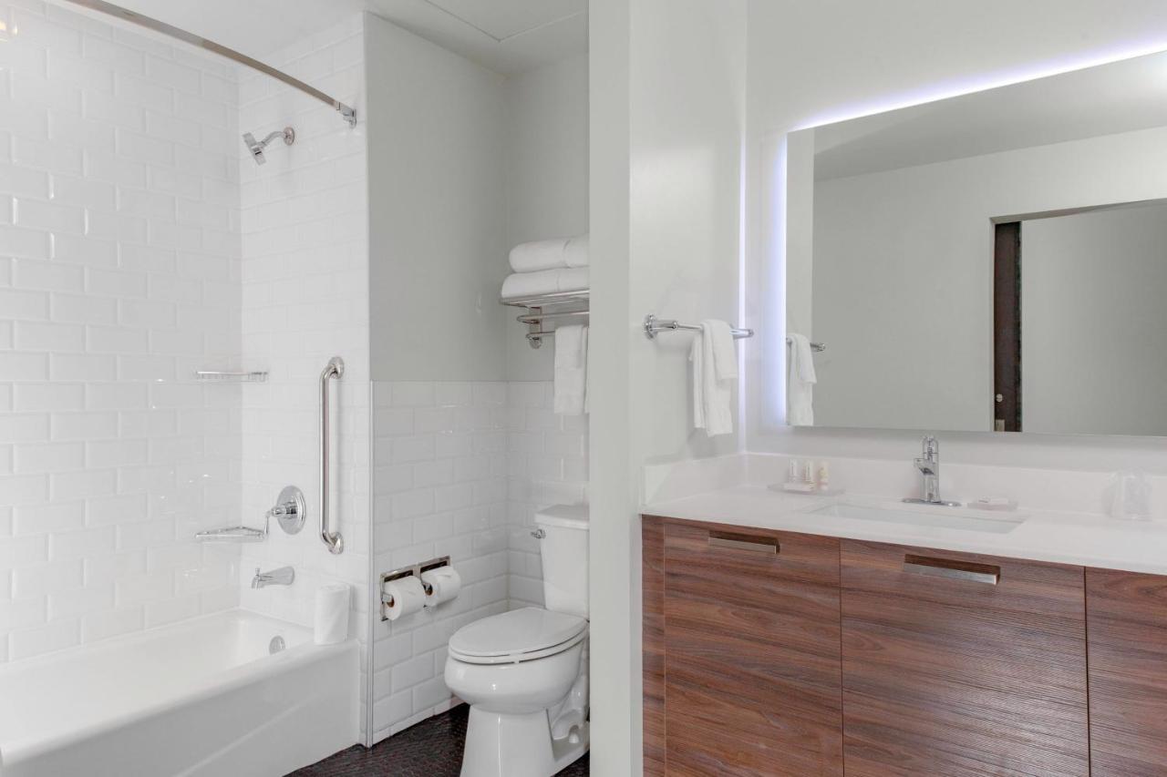 Fairfield Inn & Suites By Marriott Dallas Downtown Экстерьер фото